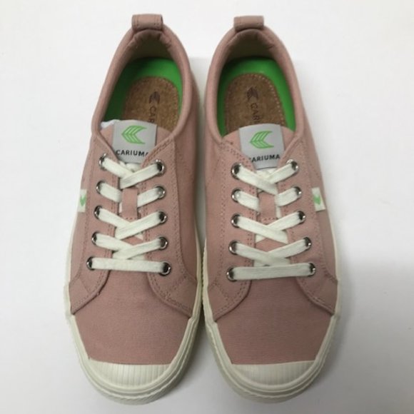 Cariuma | Oca Low Rose Canvas Sneakers - Picture 3 of 16